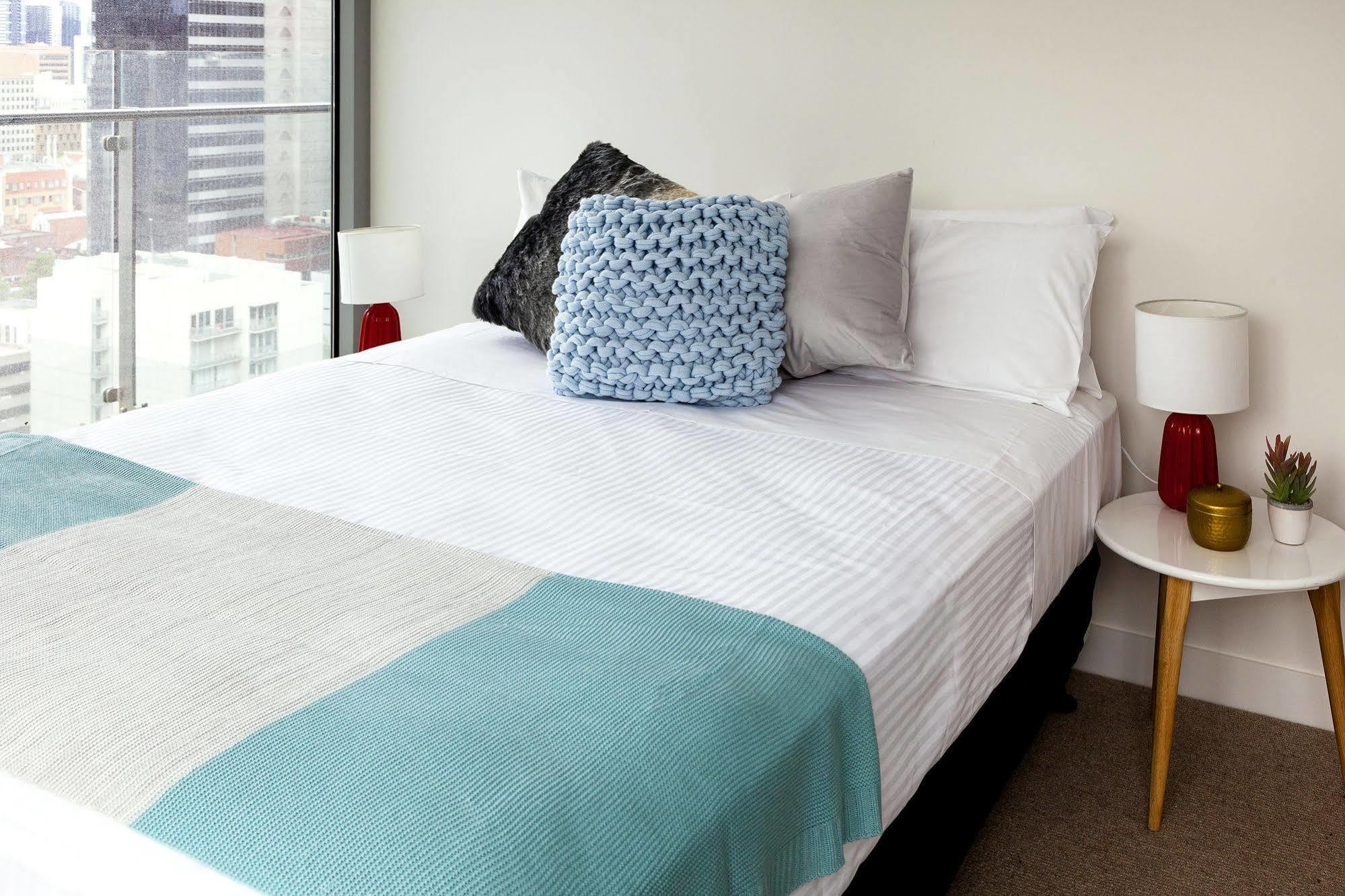Akom Melbourne Aparthotel Exterior photo
